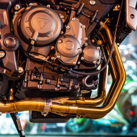Pot echappement compatible avec Triumph Tiger Sport 660 2022-2024, M3 Poppy , Pot échappement complet, non légal pour les pays de l'UE, avec db killer amovible 