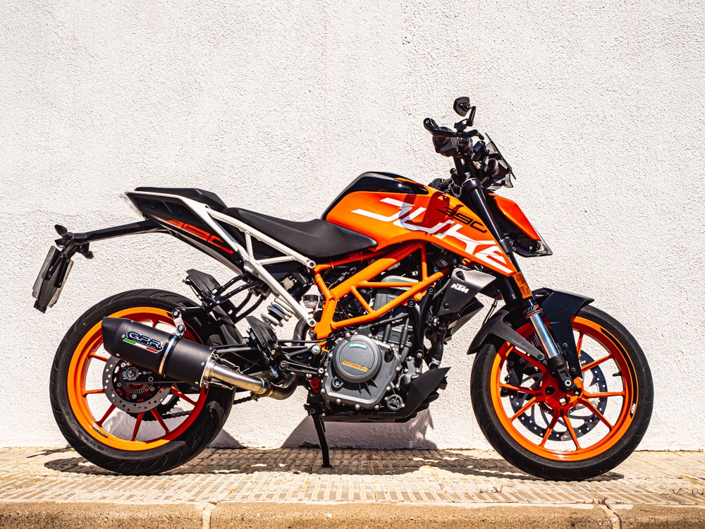 Pot echappement compatible avec Ktm Duke 390 2017-2020, Furore Evo4 Nero, Échappement légal, homologué,silencieux avec db killer amovible et tuyau de liaison spécifique 