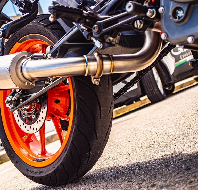 Pot echappement compatible avec Ktm Rc 125 2017-2020, Furore Evo4 Nero, Échappement légal, homologué,silencieux avec db killer amovible et tuyau de liaison spécifique 
