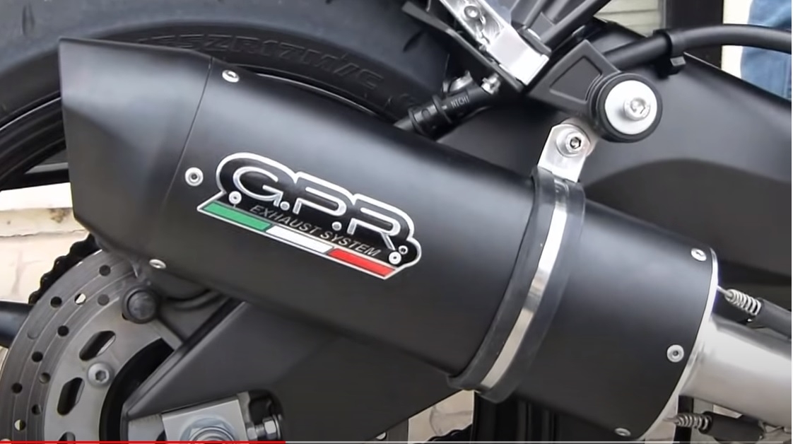 Pot echappement compatible avec Yamaha Fz 8 2010-2016, Furore Nero, Échappement légal, homologué,silencieux avec db killer amovible et tuyau de liaison spécifique 