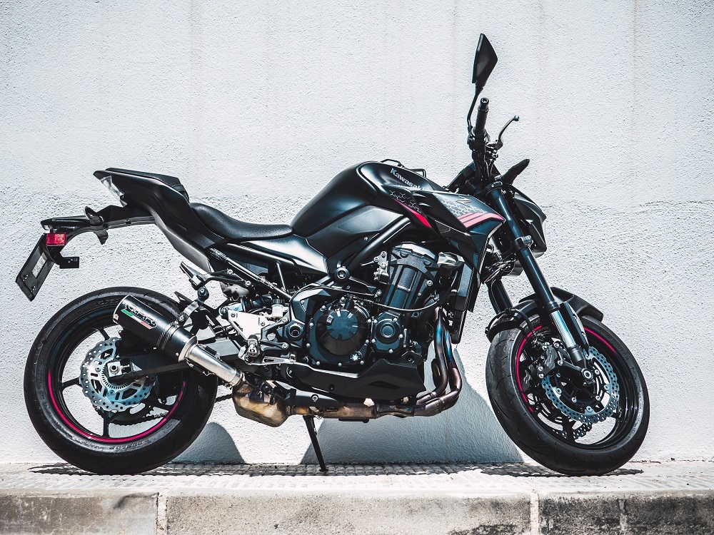 Pot echappement compatible avec Kawasaki Z 900 E 2017-2020, M3 Black Titanium, Échappement légal, homologué,silencieux avec db killer amovible et tuyau de liaison spécifique 