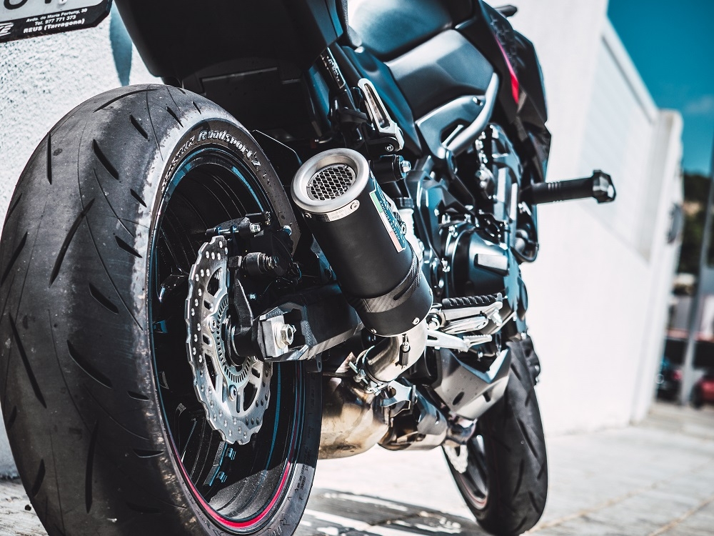 Pot echappement compatible avec Kawasaki Z 900 E 2017-2020, M3 Black Titanium, Échappement légal, homologué,silencieux avec db killer amovible et tuyau de liaison spécifique 