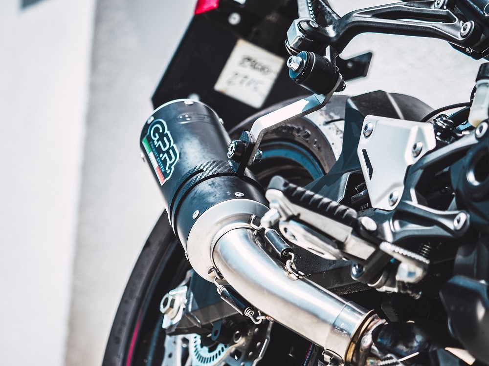 Pot echappement compatible avec Kawasaki Z 900 2017-2024, M3 Black Titanium, Échappement légal, homologué,silencieux avec db killer amovible et tuyau de liaison spécifique 