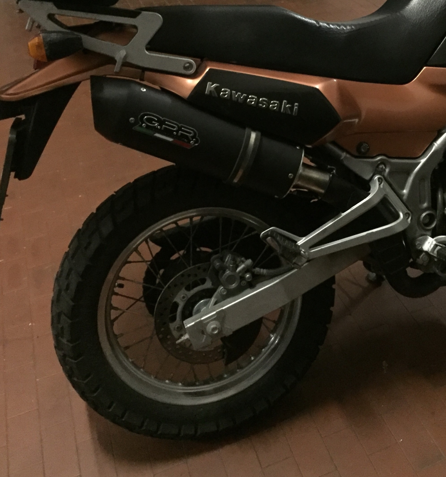 Pot echappement compatible avec Kawasaki Kle 500 1991-2007, Furore Poppy, Échappement légal, homologué,silencieux avec db killer amovible et tuyau de liaison spécifique 