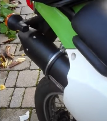 Pot echappement compatible avec Kawasaki Klx 650 R 1996-2002, Furore Nero, Échappement légal, homologué,silencieux avec db killer amovible et tuyau de liaison spécifique 