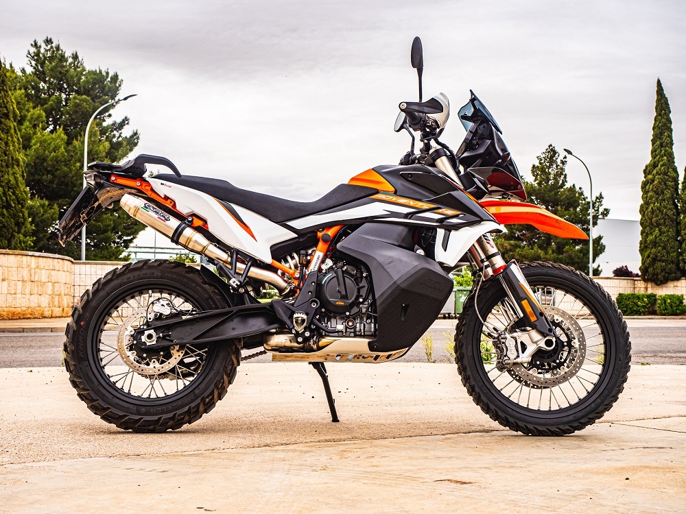 Pot echappement compatible avec Ktm Adventure 890 2021-2024, Deeptone Inox, Pot échappement racing, avec les tuyaux de liaison, article sans homologation 