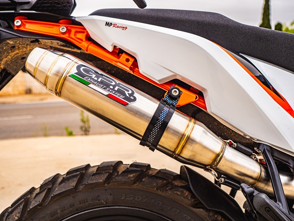 Pot echappement compatible avec Ktm Adventure 890 2021-2024, Deeptone Inox, Pot échappement racing, avec les tuyaux de liaison, article sans homologation 