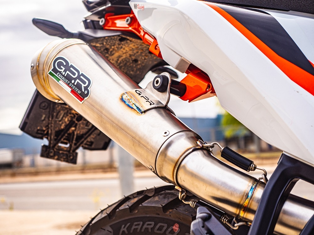 Pot echappement compatible avec Ktm Duke 890 2021-2024, Deeptone Inox, Pot échappement racing, avec les tuyaux de liaison, article sans homologation 