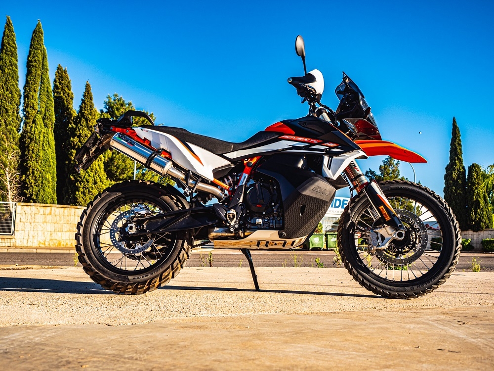 Pot echappement compatible avec Husqvarna Norden 901 2022-2024, M3 Inox , Échappement légal, homologué,silencieux avec db killer amovible et tuyau de liaison spécifique 