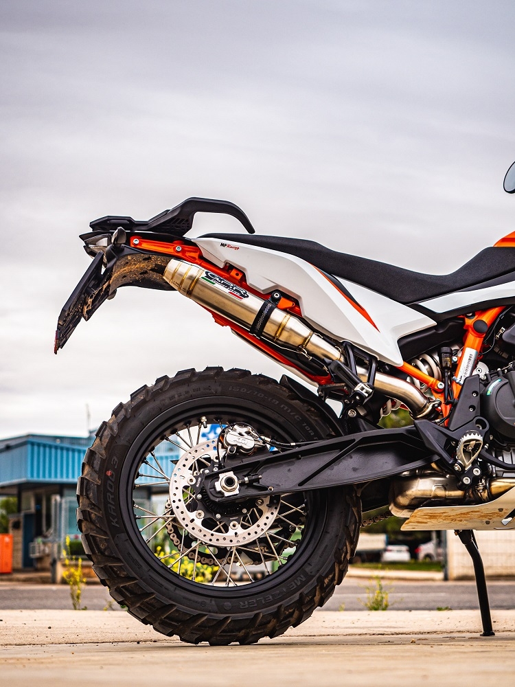 Pot echappement compatible avec Ktm Duke 890 2021-2024, Deeptone Inox, Pot échappement racing, avec les tuyaux de liaison, article sans homologation 