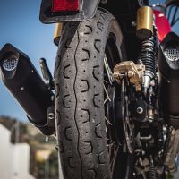 Pot echappement compatible avec Royal Enfield Interceptor 650 2021-2025, Furore Evo4 Nero, Pot échappement double, pas légal pour les pays membres de l'UE, compris db killers amovibles et les tuyaux de liaison 