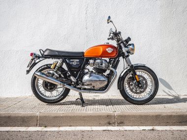 Pot echappement compatible avec Royal Enfield Continental 650 2021-2024, Ultracone, Pot échappement double, pas légal pour les pays membres de l'UE, compris db killers amovibles et les tuyaux de liaison 