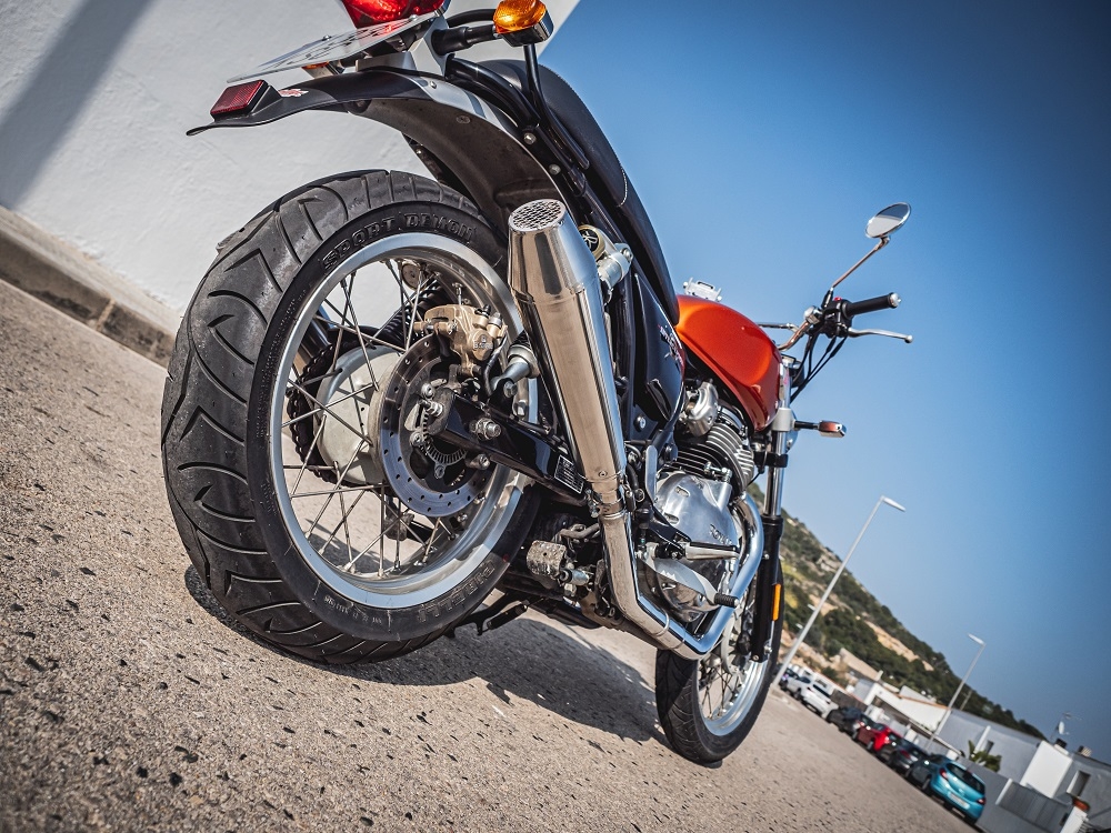 Pot echappement compatible avec Royal Enfield Continental 650 2021-2024, Ultracone, Pot échappement double, pas légal pour les pays membres de l'UE, compris db killers amovibles et les tuyaux de liaison 