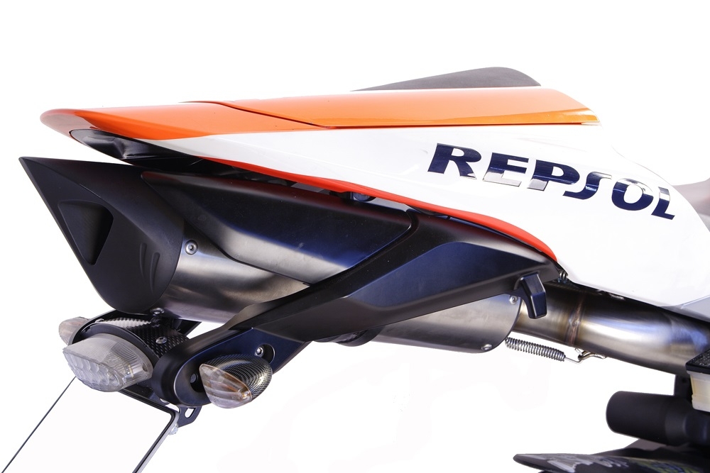 Pot echappement compatible avec Honda Cbr 600 Rr 2003-2004, Tiburon Titanium, Échappement légal, homologué,silencieux avec db killer amovible et tuyau de liaison spécifique 