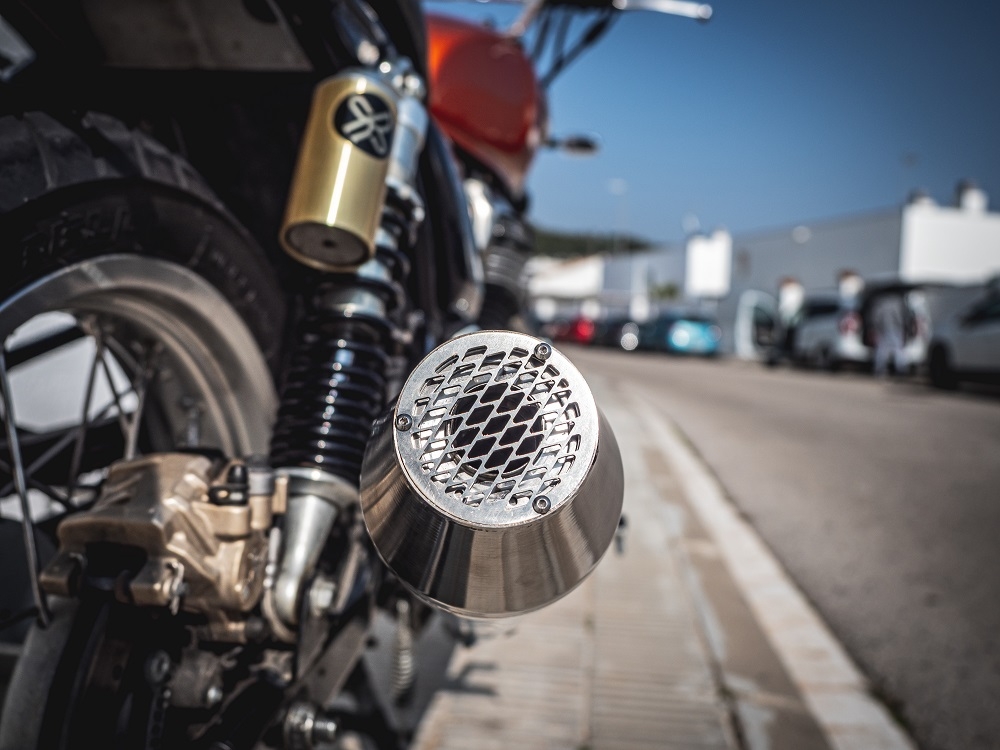 Pot echappement compatible avec Triumph Bonneville Thruxton 1200 2016-2019, Ultracone Inox Cafè Racer, Silencieux Homologué Universel,avec db killer amovible sans Tube de liaison 