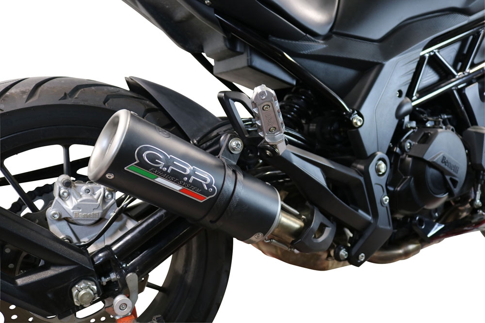 Pot echappement compatible avec Benelli 502 C 2021-2024, M3 Black Titanium, Échappement légal, homologué,silencieux avec db killer amovible et tuyau de liaison spécifique 