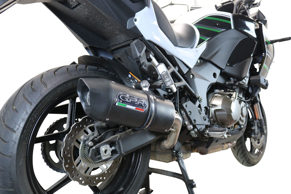 Pot echappement compatible avec Kawasaki Versys 1000 I.E. 2019-2020, Furore Evo4 Nero, Échappement légal, homologué,silencieux avec db killer amovible et tuyau de liaison spécifique 