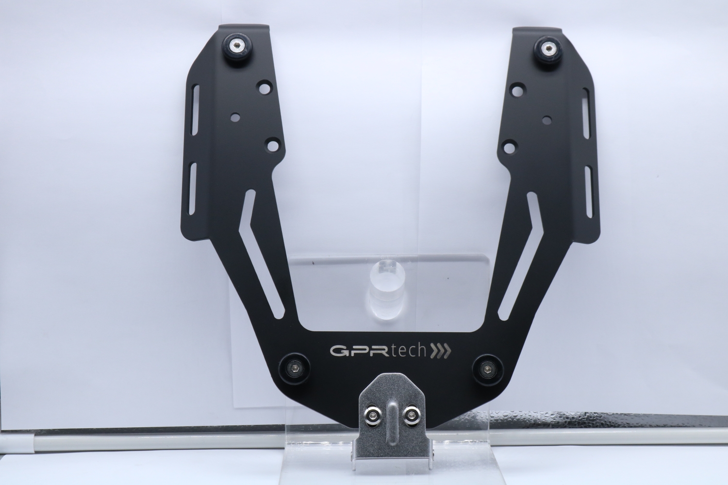 GPR TECH compatible with  Bmw F 650 Gs 2004/2013 GPR TECH Top case in aluminum, silver color with specific plate included Capacity 45 LT.