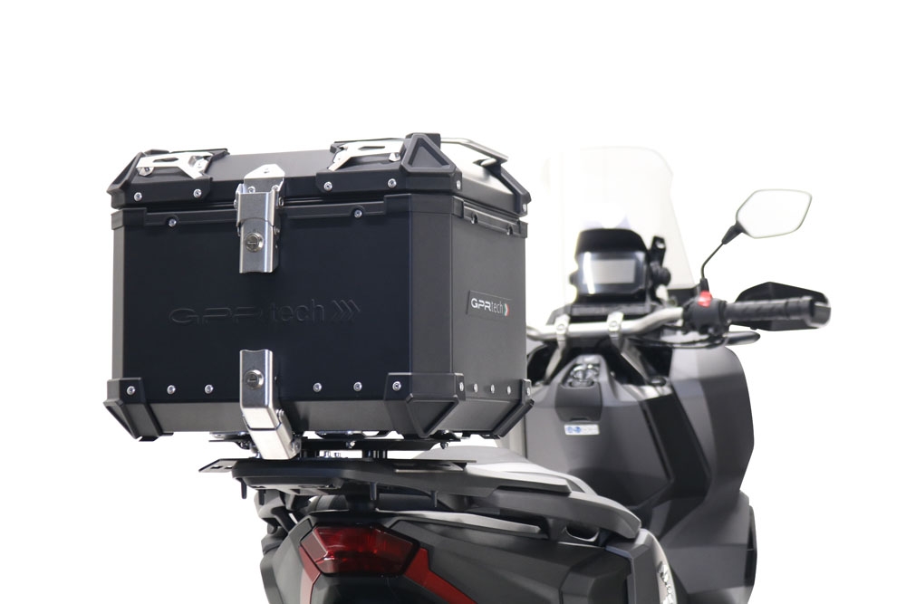 Top case GPR TECH compatible with  Honda Forza 125 2015/2023 GPR TECH Top case in aluminum, black color with specific plate included Capacity 45 LT.