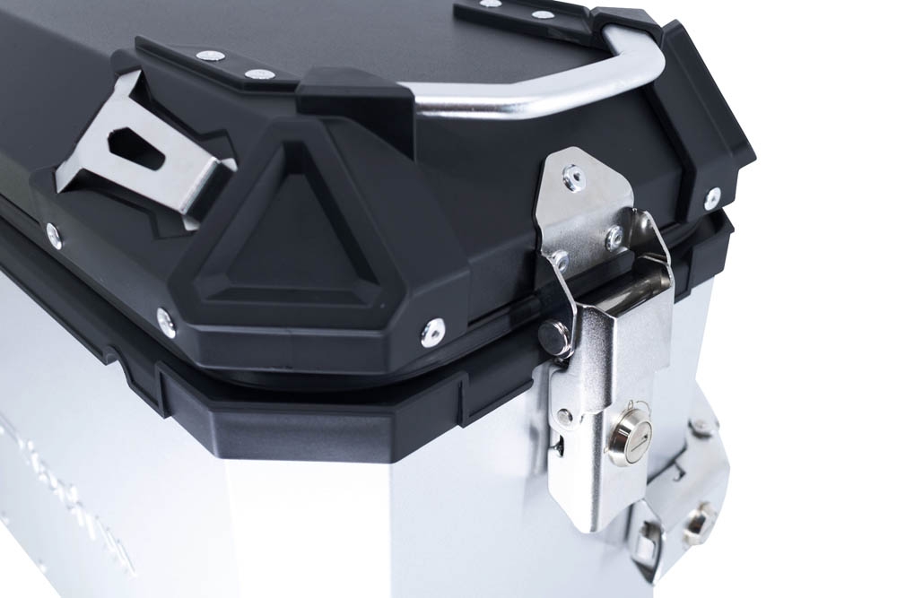 GPR TECH compatible with  Honda Crf 1000 L Africa Twin 2018/2020 e4 GPR TECH Pair of side cases aluminum made with contoured right side, silver color with specific pannier holder Capacity 38 LT. + 32 LT.