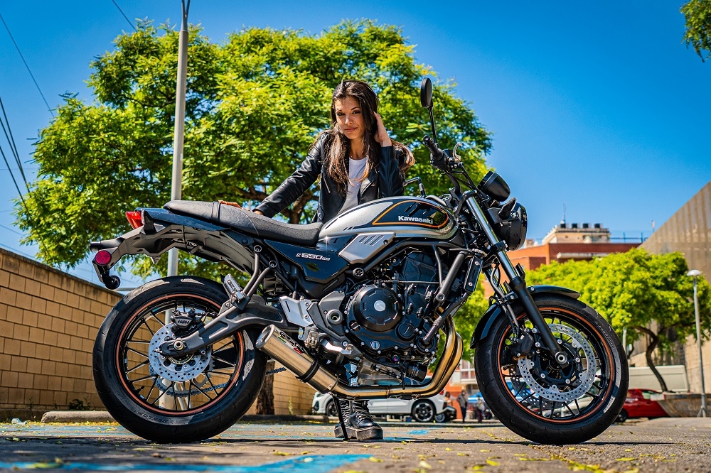 Pot echappement compatible avec Kawasaki Z 650 RS 2021-2023, M3 Inox , Pot échappement complet, non légal pour les pays de l'UE, avec db killer amovible 