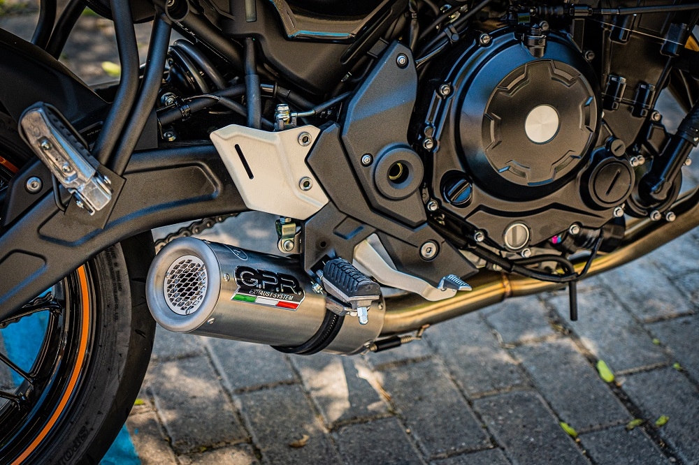 Pot echappement compatible avec Kawasaki Z 650 RS 2021-2023, M3 Inox , Pot échappement complet, non légal pour les pays de l'UE, avec db killer amovible 