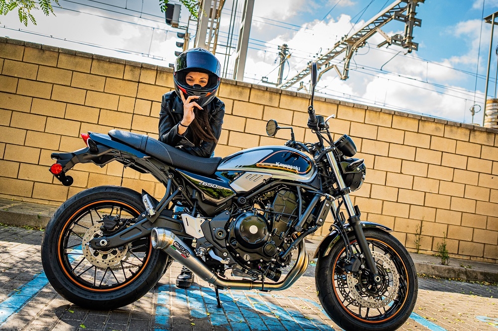 Pot echappement compatible avec Kawasaki Z 650 RS 2021-2023, Powercone Evo, Pot échappement complet, non légal pour les pays de l'UE, avec db killer amovible 