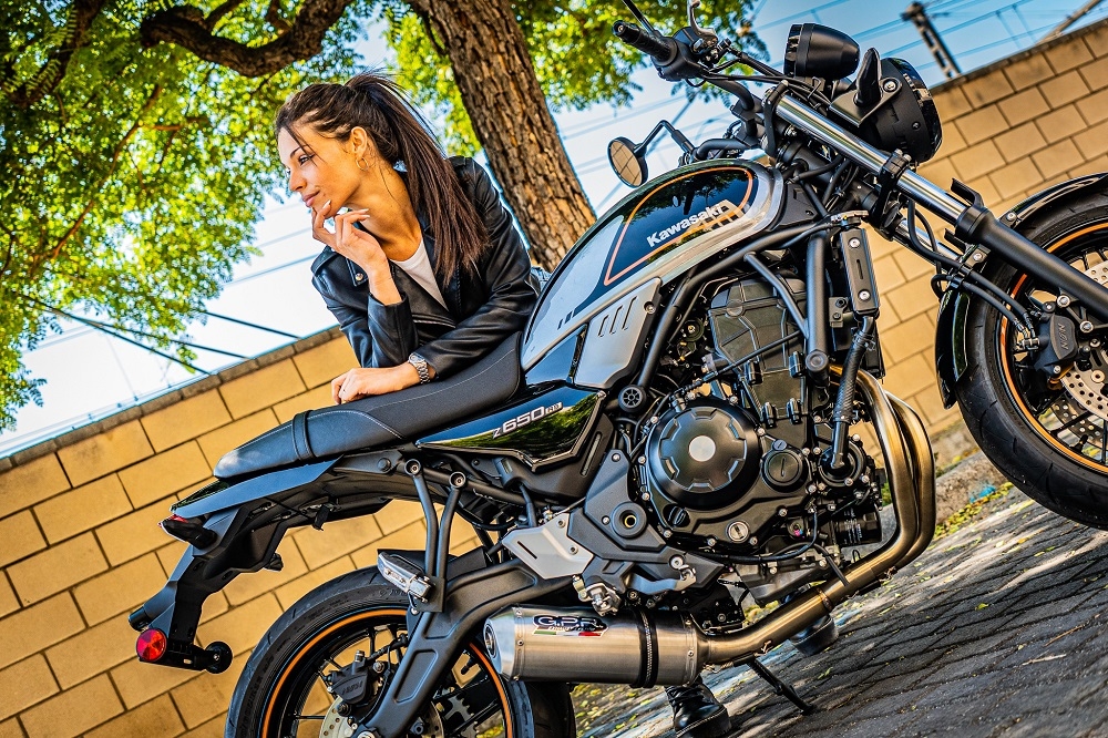 Pot echappement compatible avec Kawasaki Z 650 RS 2021-2023, Satinox, Pot échappement complet, non légal pour les pays de l'UE, avec db killer amovible 