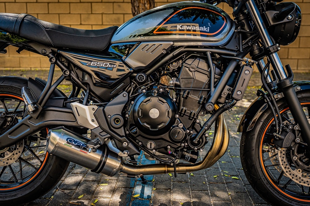 Pot echappement compatible avec Kawasaki Z 650 RS 2021-2023, Satinox, Pot échappement complet, non légal pour les pays de l'UE, avec db killer amovible 