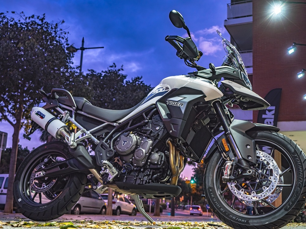 Pot echappement compatible avec Triumph Tiger 900 2020-2023, Albus Evo4, Échappement légal, homologué,silencieux avec db killer amovible et tuyau de liaison spécifique 