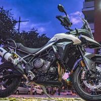 Pot echappement compatible avec Triumph Tiger 900 2020-2023, Albus Evo4, Échappement légal, homologué,silencieux avec db killer amovible et tuyau de liaison spécifique 