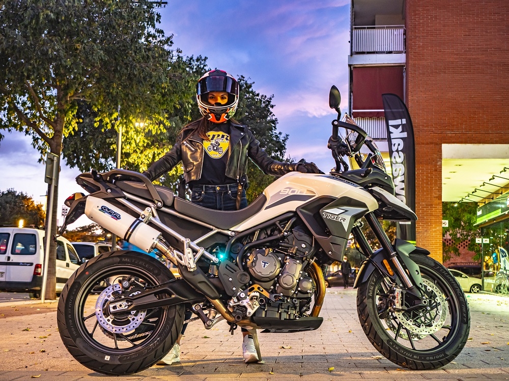 Pot echappement compatible avec Triumph Tiger 900 2020-2023, Albus Evo4, Échappement légal, homologué,silencieux avec db killer amovible et tuyau de liaison spécifique 