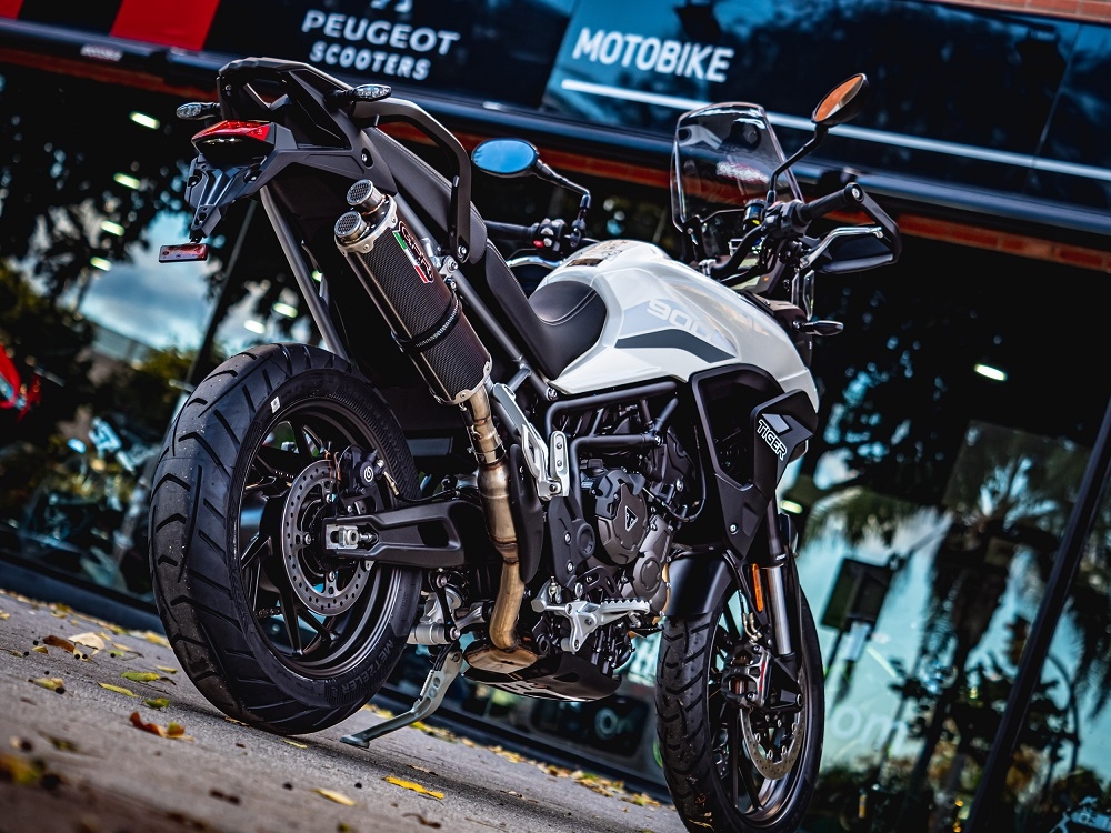 Pot echappement compatible avec Triumph Tiger 850 2020-2024, Dual Inox, Échappement légal, homologué,silencieux avec db killer amovible et tuyau de liaison spécifique 
