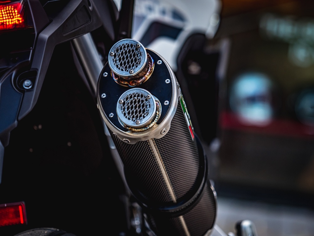 Pot echappement compatible avec Triumph Tiger 850 2020-2024, Dual Inox, Échappement légal, homologué,silencieux avec db killer amovible et tuyau de liaison spécifique 