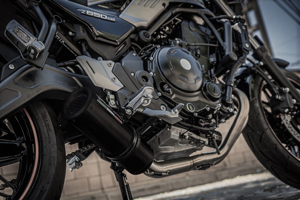 Pot echappement compatible avec Kawasaki Z 650 RS 2021-2023, M3 Black Titanium, Pot echappement racing, ligne complet, fourni avec collecteur spécifique, article sans homologation 