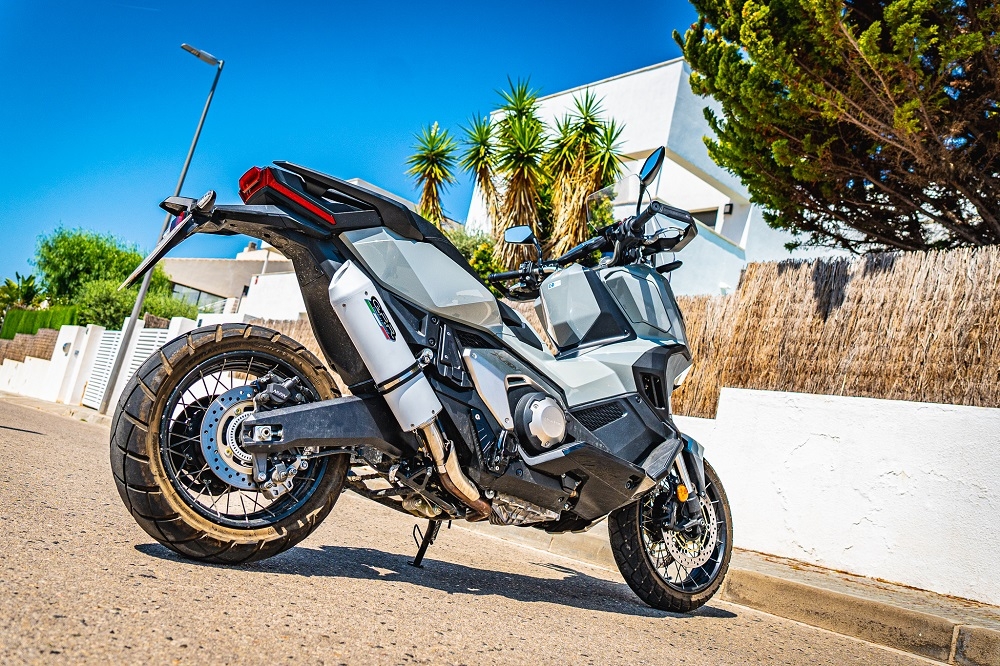 Pot echappement compatible avec Honda Forza 750 2021-2024, Albus Evo4, Échappement légal, homologué,silencieux avec db killer amovible et tuyau de liaison spécifique 