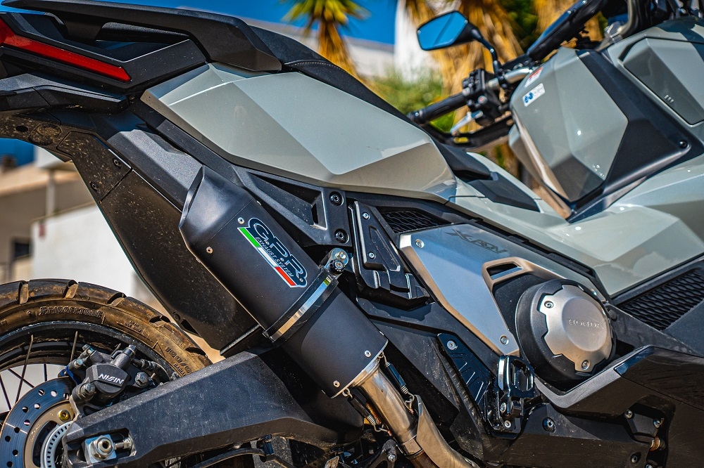 Pot echappement compatible avec Honda X-Adv 750 2021-2024, Furore Evo4 Nero, Échappement légal, homologué,silencieux avec db killer amovible et tuyau de liaison spécifique 