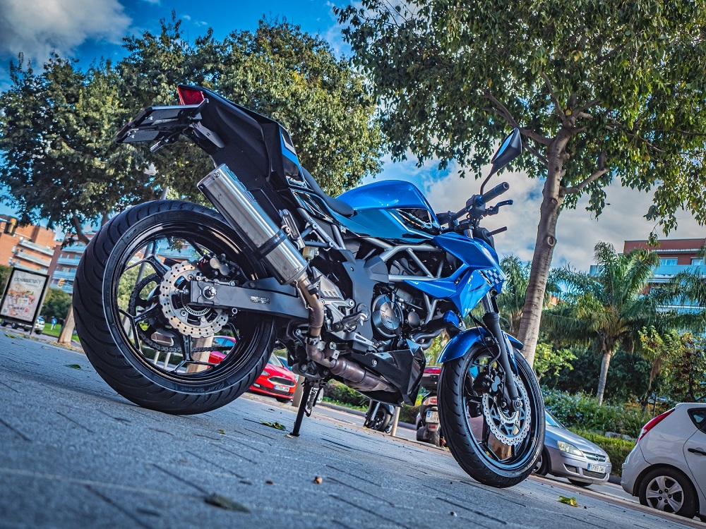 Pot echappement compatible avec Kawasaki Z 125 2021-2024, M3 Inox , Échappement légal, homologué,silencieux avec db killer amovible et tuyau de liaison spécifique 