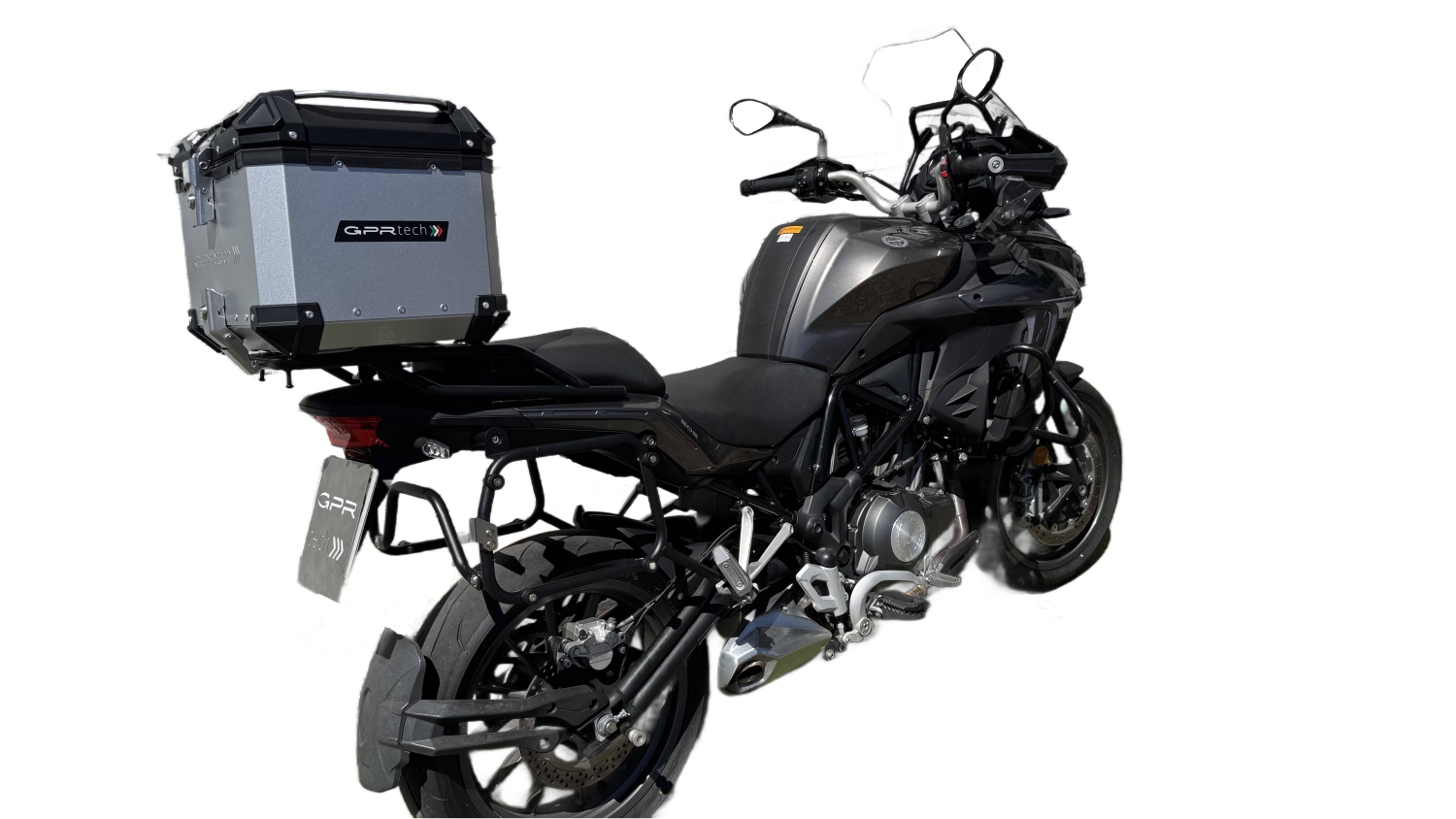 Top case GPR TECH compatible with  Benelli Trk 502 2017/2020 e4 GPR TECH Top case in aluminum, silver color with specific plate included Capacity 45 LT.