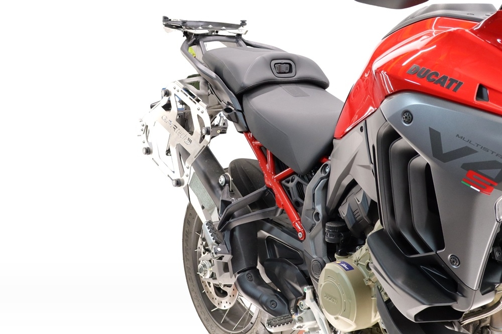 GPR TECH compatible with  Harley Davidson Pan America 1250 2020/2024 Paire de valises latérales en aluminium avec côté droit profilé, couleur noire avec support de valise spécifique TECH-EVO  Capacité 38 LT. + 32 LT.
