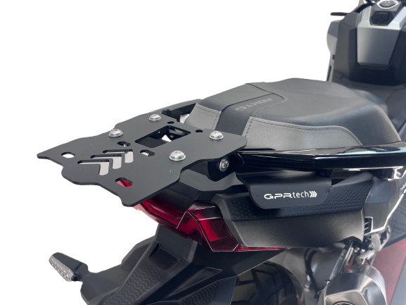 Top case GPR TECH compatible with  Bmw G 310 Gs 2017/2021 e4 GPR TECH Top case in aluminum, silver color with specific plate included Capacity 45 LT.