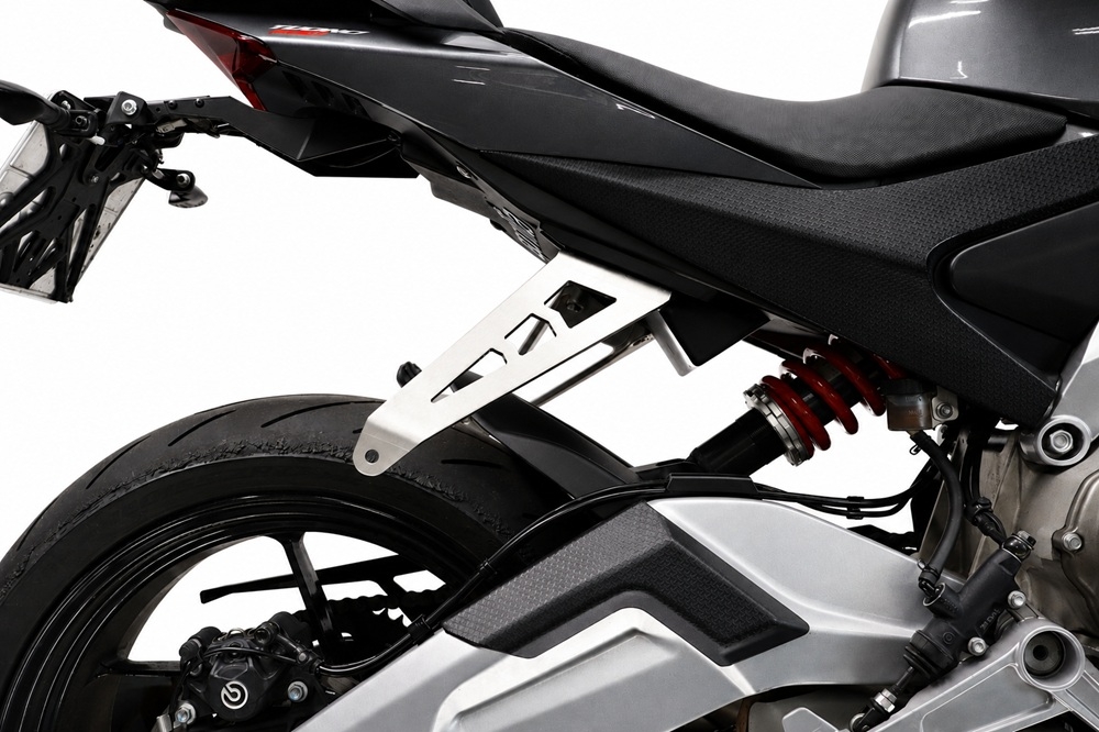 GPR compatible avec Aprilia RS 660 2021-2024, Staffa Pedana Passeggero / Muffler bracket, 