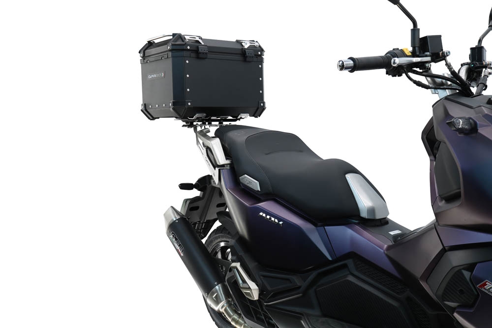 Top case GPR TECH compatible with  Sym ADX 125 2024/2026 e5 Plus Top Case Alpitech en aluminium, couleur noire avec plaque spécifique incluse Capacité Litres 45