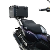 Top case GPR TECH compatible with  Sym ADX 125 2024/2026 e5 Plus Top Case Alpitech en aluminium, couleur noire avec plaque spécifique incluse Capacité Litres 45