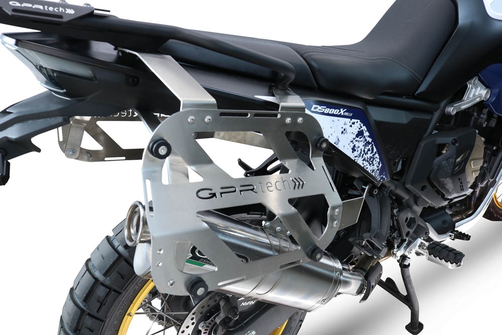 GPR TECH compatible with  Voge DS 800 Rally 2025/2026 GPR TECH Pair of side cases aluminum made with contoured right side, black color with specific pannier holder TECH-EVO serie  Capacity 38 LT. + 32 LT.